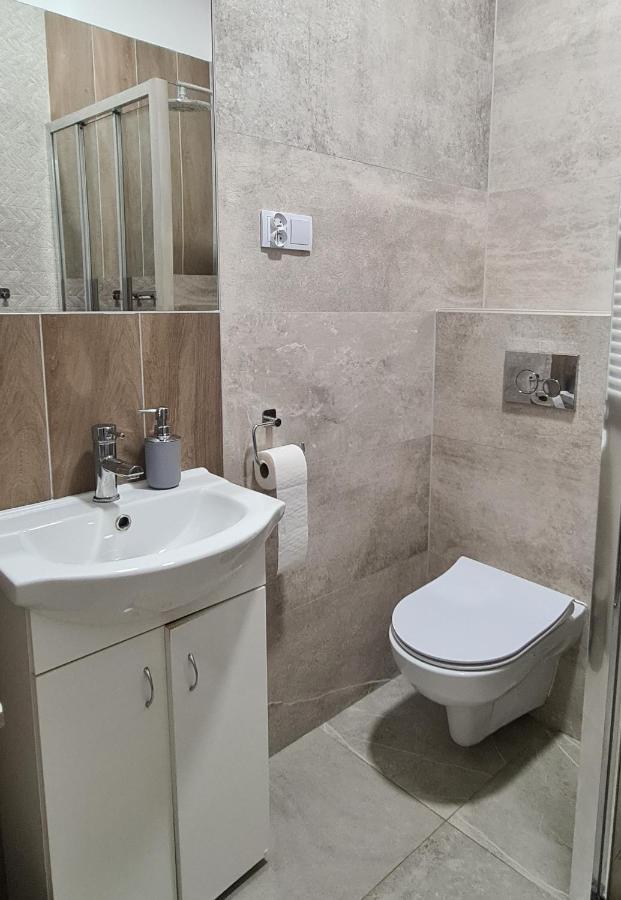 Apartment Na Zamkowej Kraków Exteriör bild